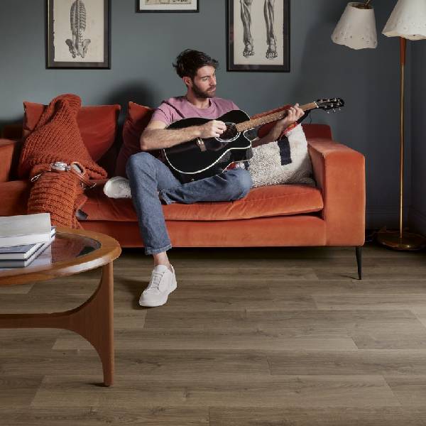 Brushed oak brown